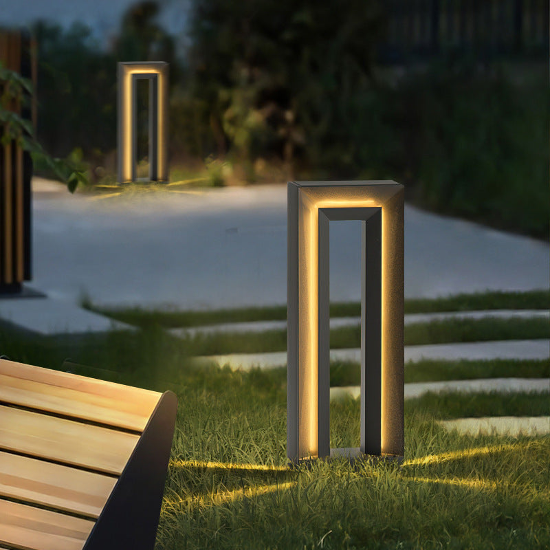 Solar Square Courtyard Light