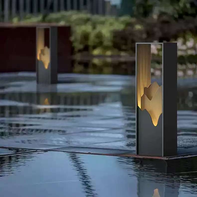 Chinese-Style Solar Garden Lamp
