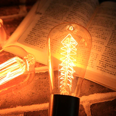Vintage Edison LED Filament Bulb – E27 Dimmable Retro Light