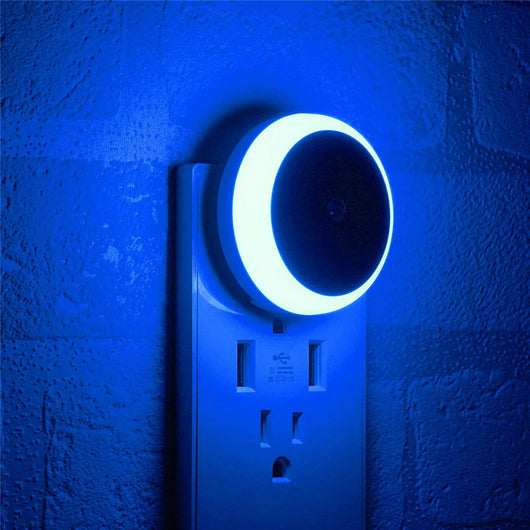 LED Plug-In Night Light with Dusk to Dawn Sensor – Auto Dimming Wall Lamp