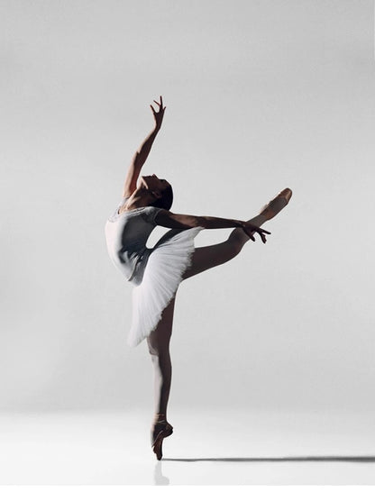 Italian Modern Luxury Linear LED Chandelier with Minimalist Designer Style