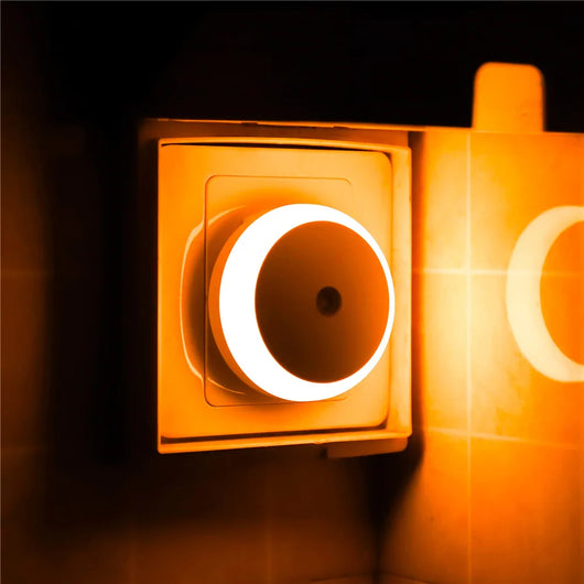 LED Plug-In Night Light with Dusk to Dawn Sensor – Auto Dimming Wall Lamp