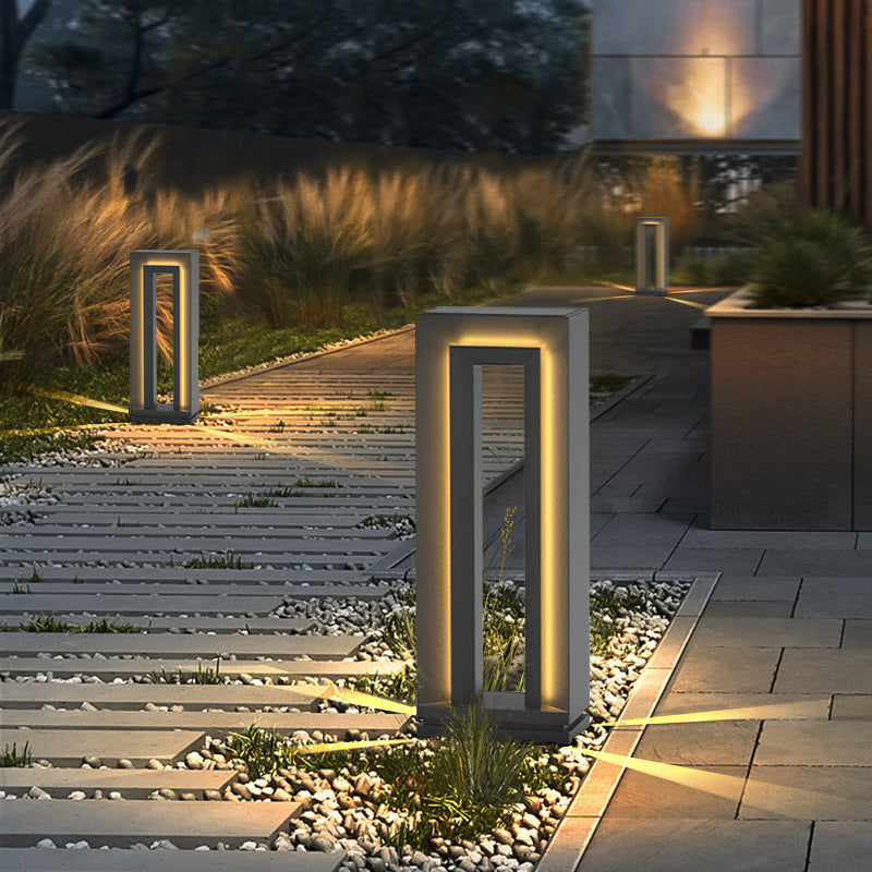Solar Square Courtyard Light