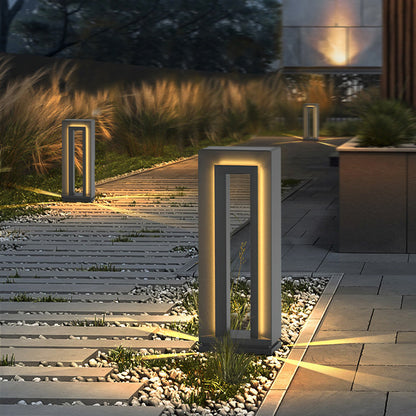 Solar Square Courtyard Light