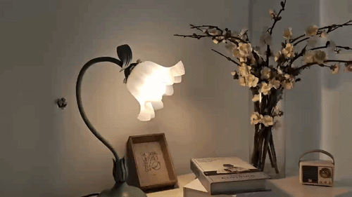 Vintage Floral Bedside Lamp – Adjustable LED Table Light (Green)